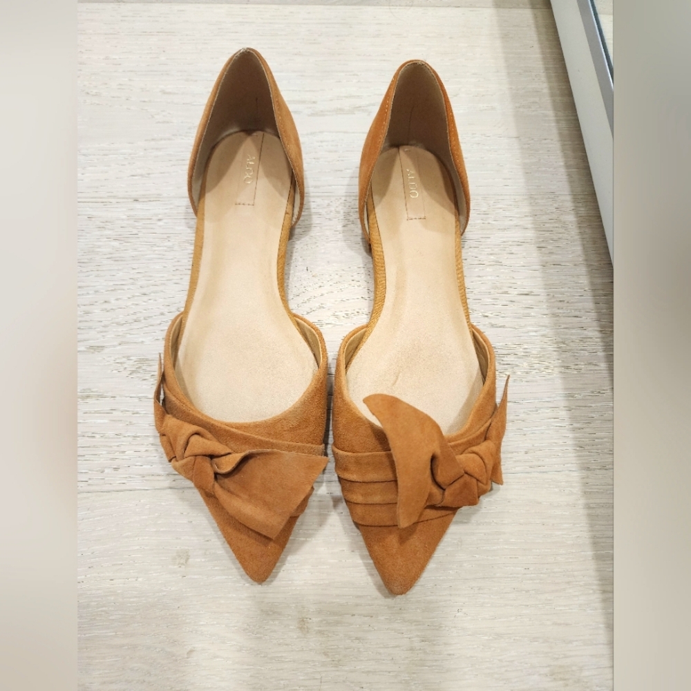 Suede ALDO shoes/flats (Size 7)